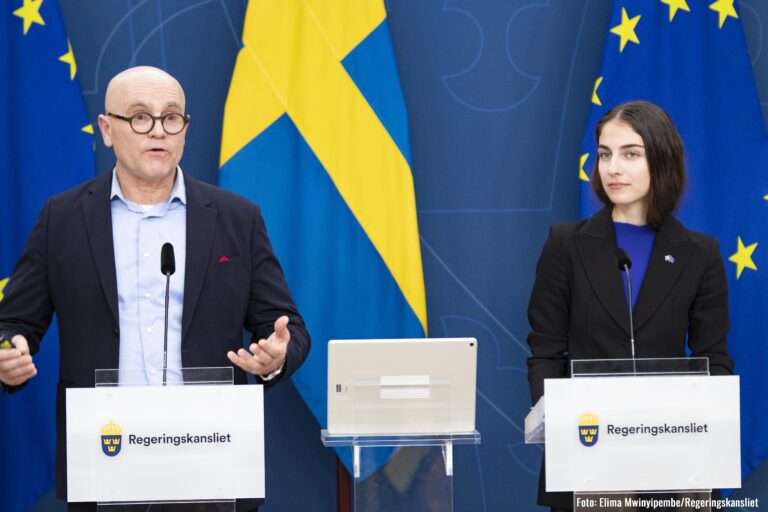 John Hassler och klimat och miljöminister Romina Pourmokhtari 2 kopia Analys: Hasslers förslag i 6 punkter