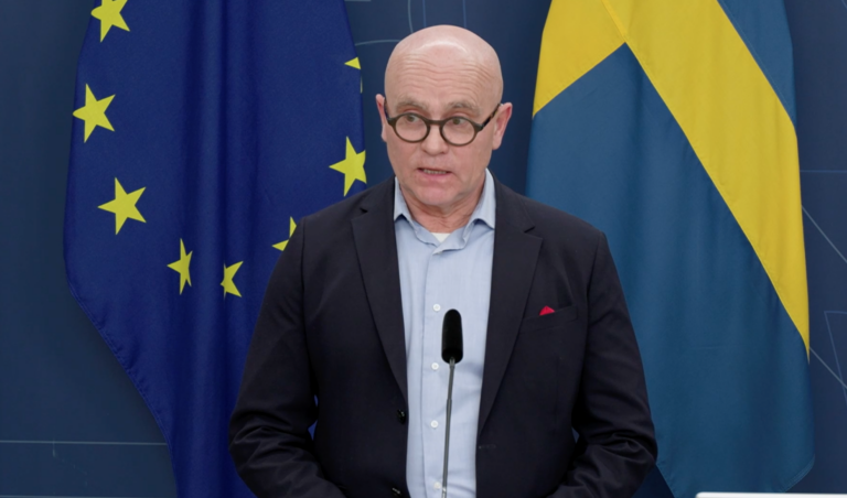 john hassler 2030-sekretariatet: Stryka 2030-målet är att lägga spikmatta för omställningen