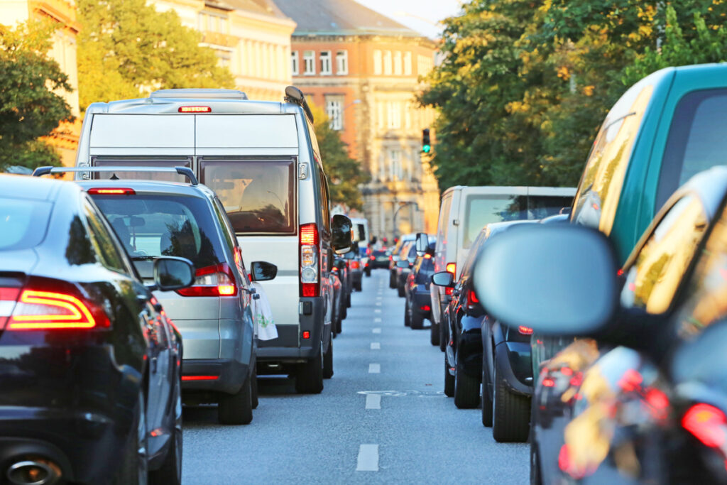 trafik bil fordon Laddbara bilar backar – nybilsregistrering november visar behov av ny stimulans
