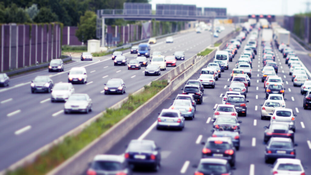 bil vag motorvag ko trafik Ny statistik visar ökat bilåkande, försvårar klimatmålens uppfyllande