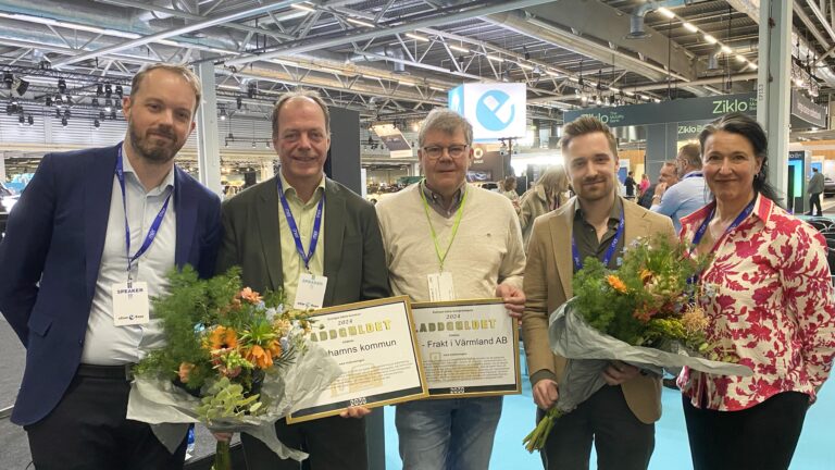 Gustaf Lann John Erik Jansson Lars Reinholdsson Anders Loof Maria Stenstrom16 Söderhamns kommun & LBC Frakt vinner Laddguldet – beställer ellastbilar för 150 milj från scen