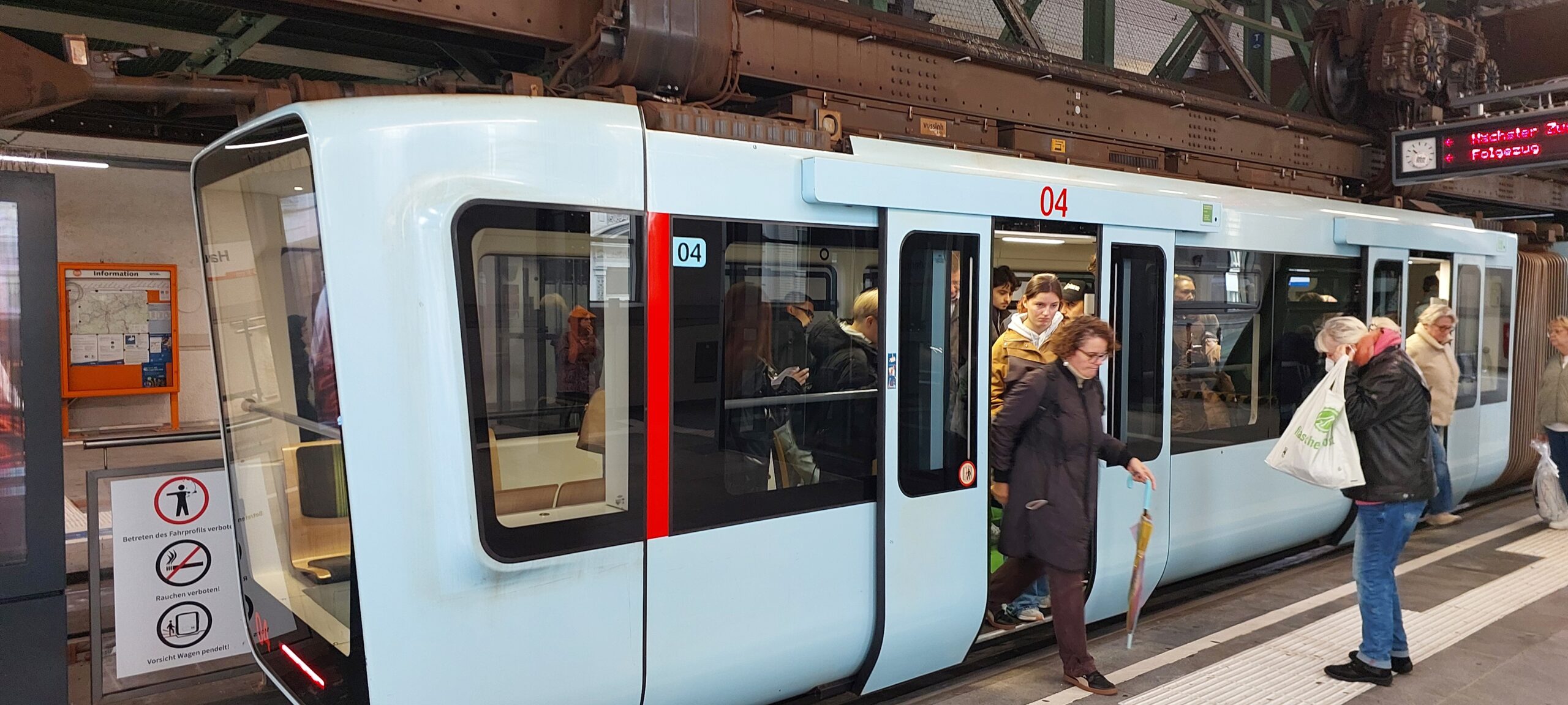 4 scaled Wuppertals hängbana 125 år – när kollektivtrafiken blir huvudattraktionen